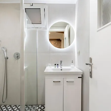 Ziv Boutique Apartments Town Square III