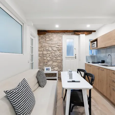 Apartment Ziv Boutique Apartments Town Square III *