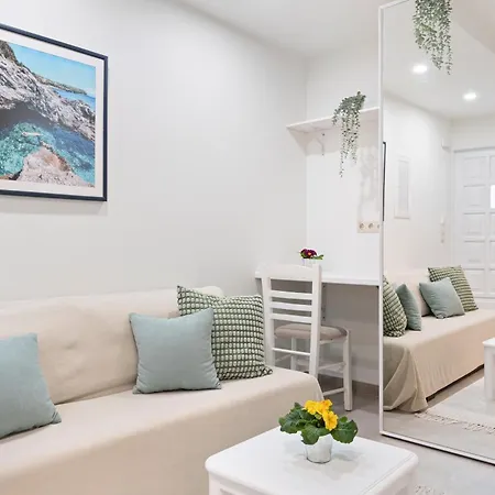 Ziv Boutique Apartments Town Square III